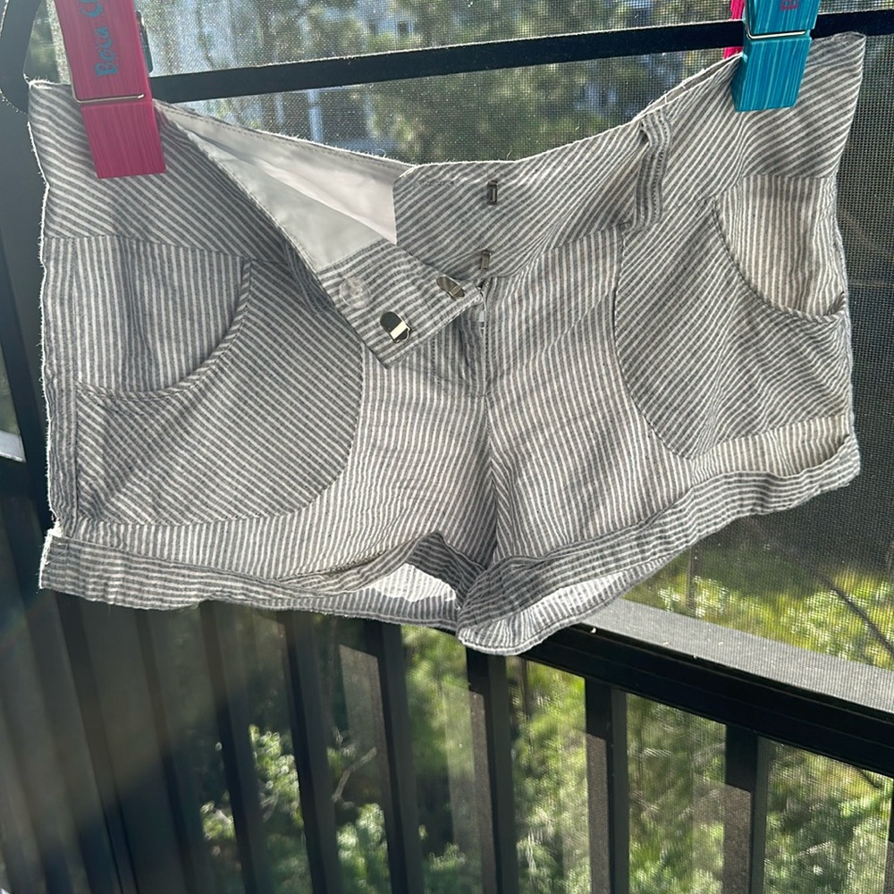 ☀️BOGO Item Charlotte Russe Nautical Seersucker Striped Cuffed Shorts☀️